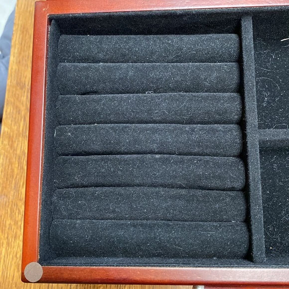 EUC! Wood jewelry box - Picture 3 of 10